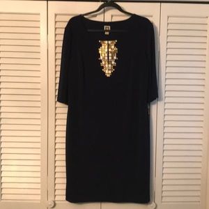 Retro navy dress with pizzazz!  16